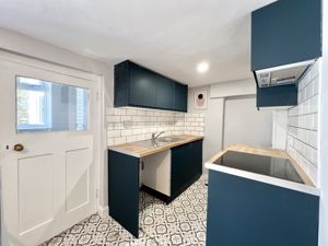 kitchen- click for photo gallery